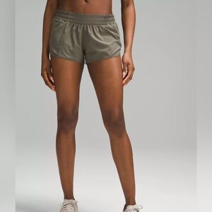 Lululemon Hotty Hot Low Rise Lined Short 2.5 inch
